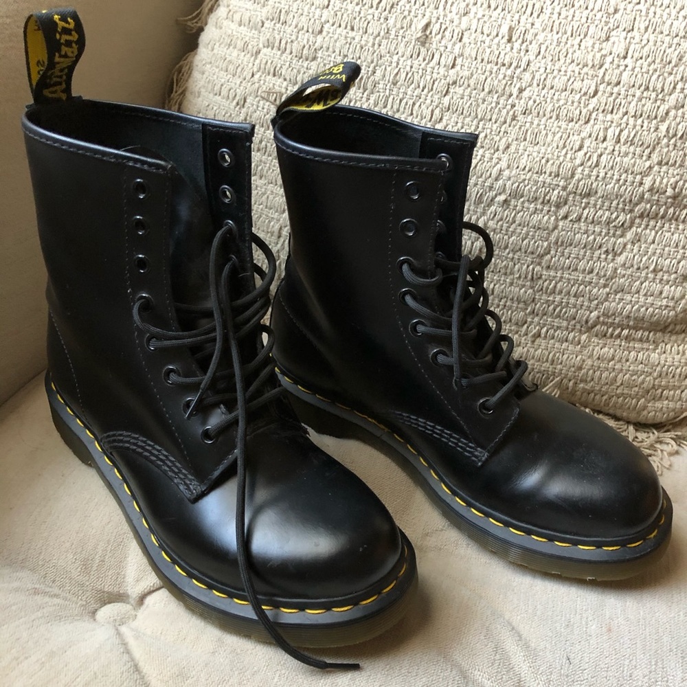 NEW DOC MARTINS